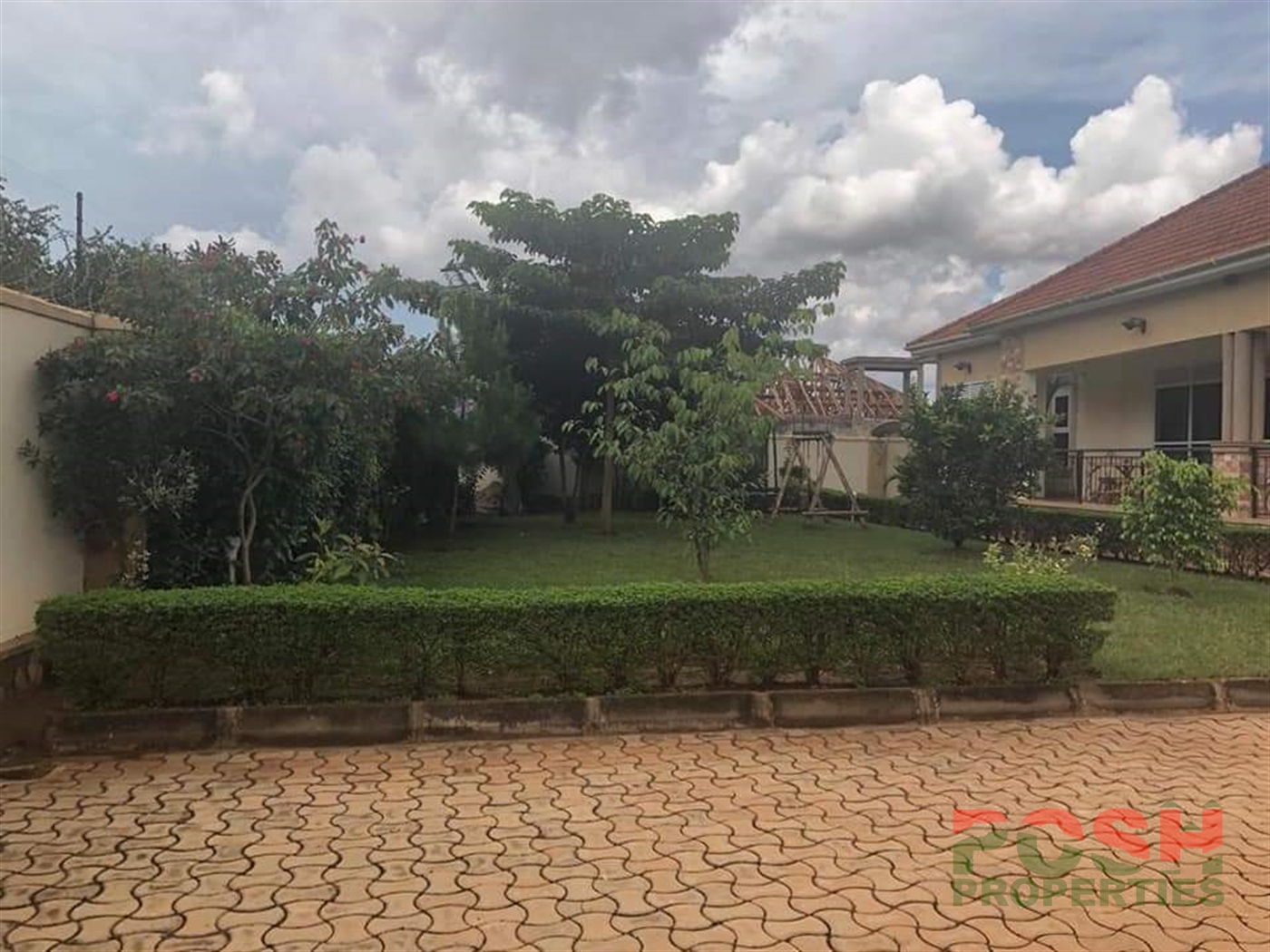 Bungalow for sale in Kiwaatule Kampala