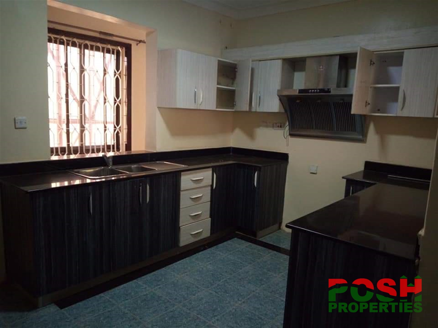 Bungalow for rent in Bugoloobi Kampala