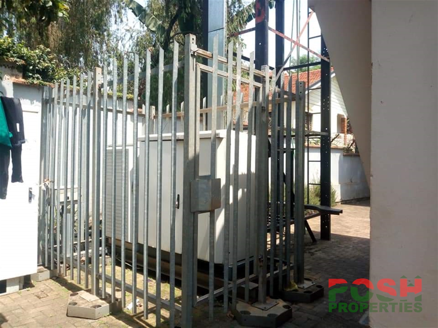 Mansion for rent in Bugoloobi Kampala