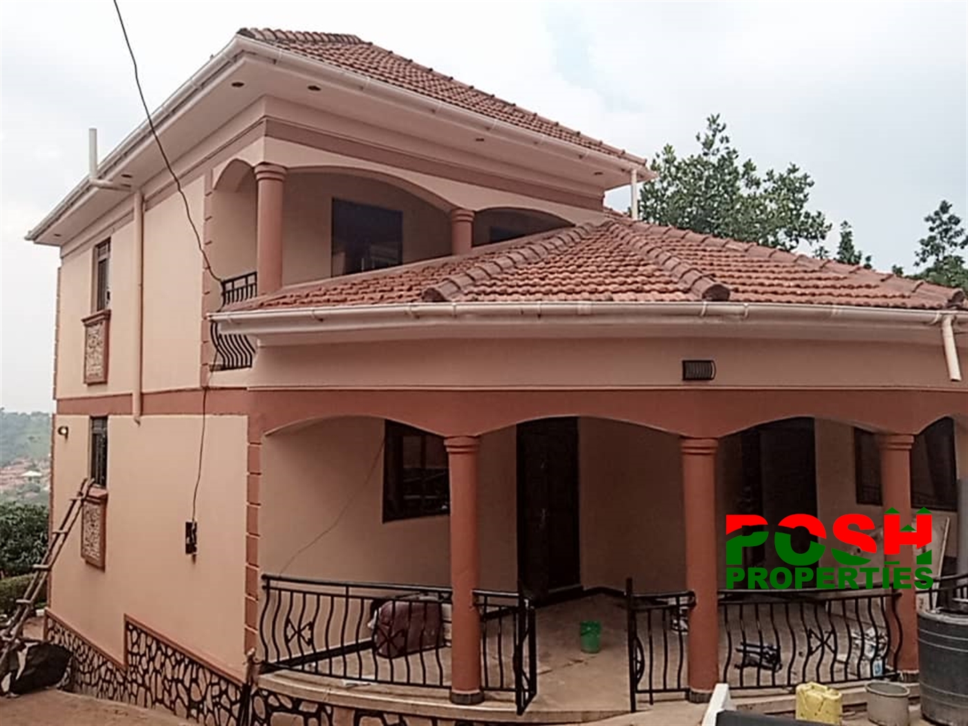 Mansion for sale in Seguku Wakiso