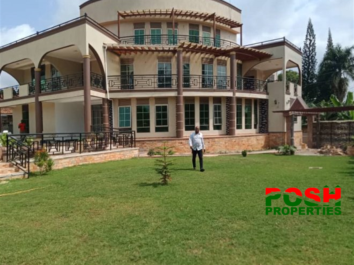 Mansion for sale in Kawuku Wakiso