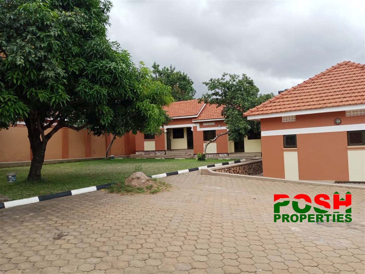 Bungalow for rent in Kiwaatule Kampala