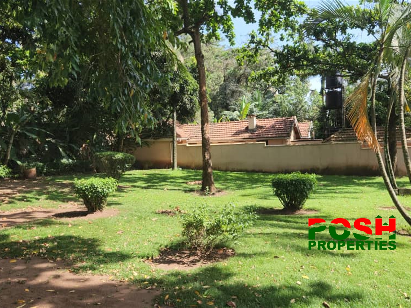 Bungalow for sale in Bugoloobi Kampala