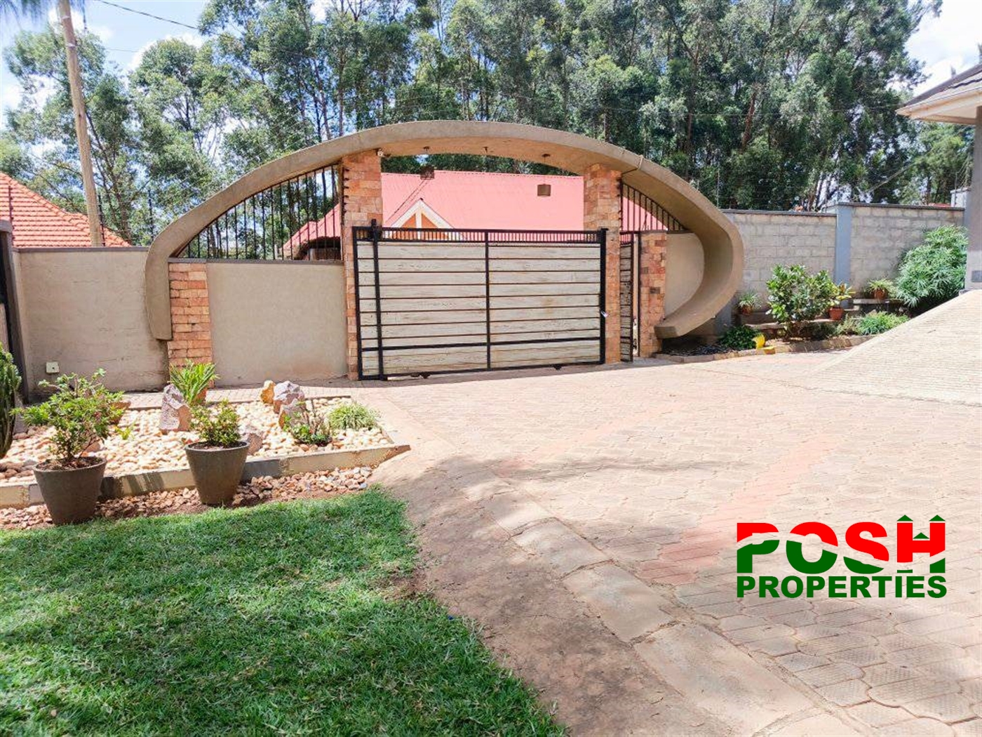Mansion for rent in Komamboga Kampala