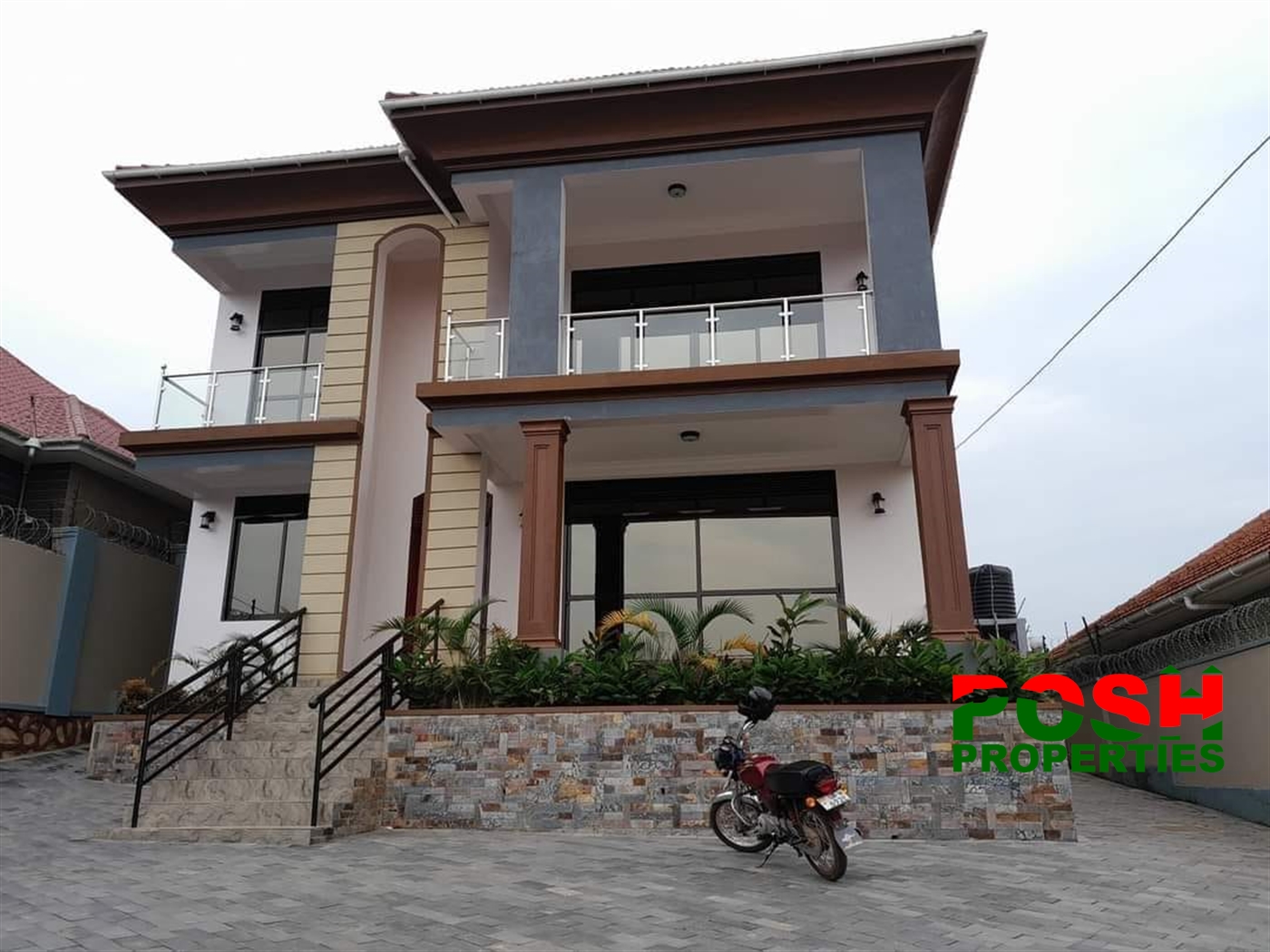 Mansion for sale in Kira Wakiso