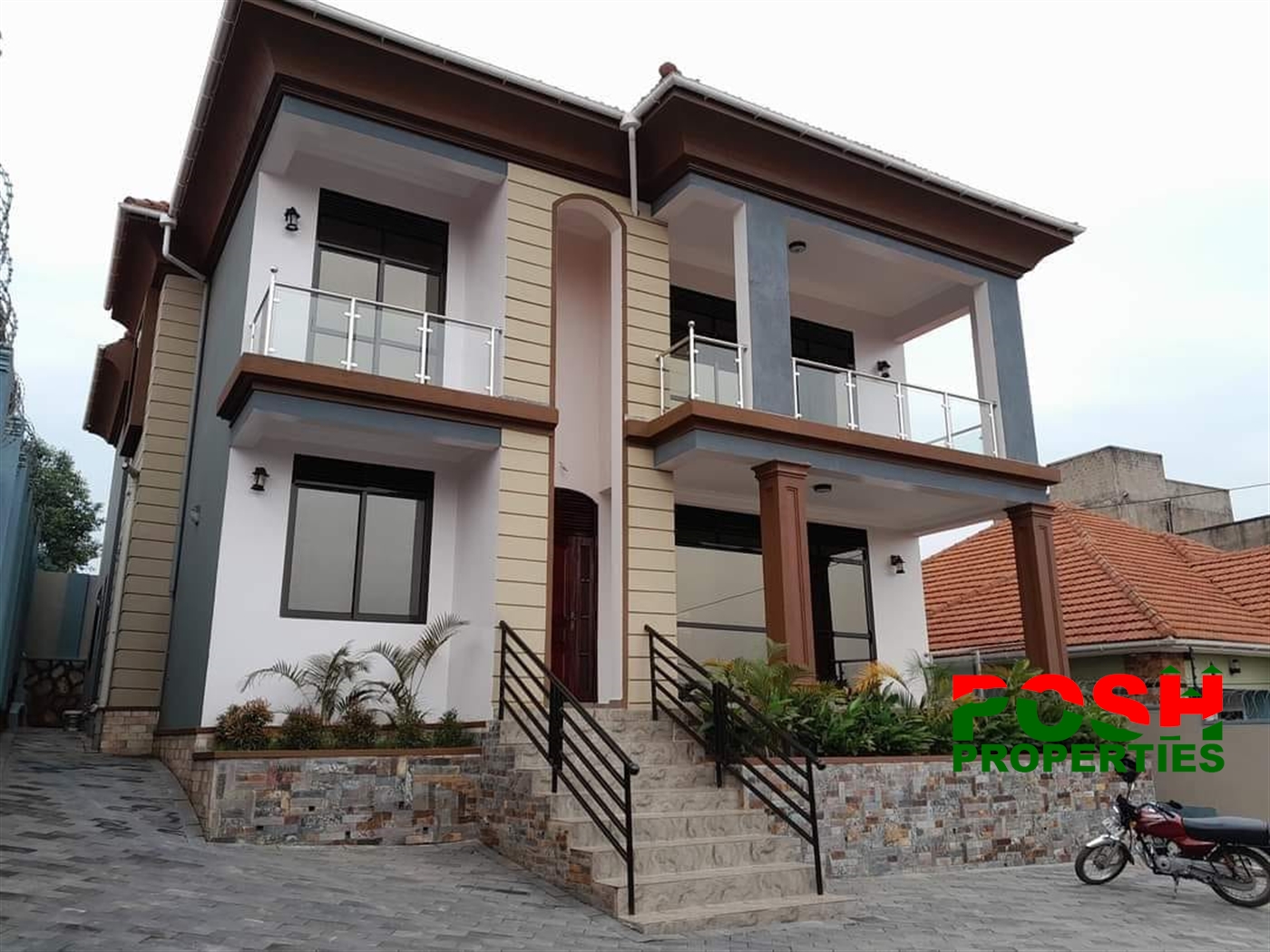 Mansion for sale in Kira Wakiso