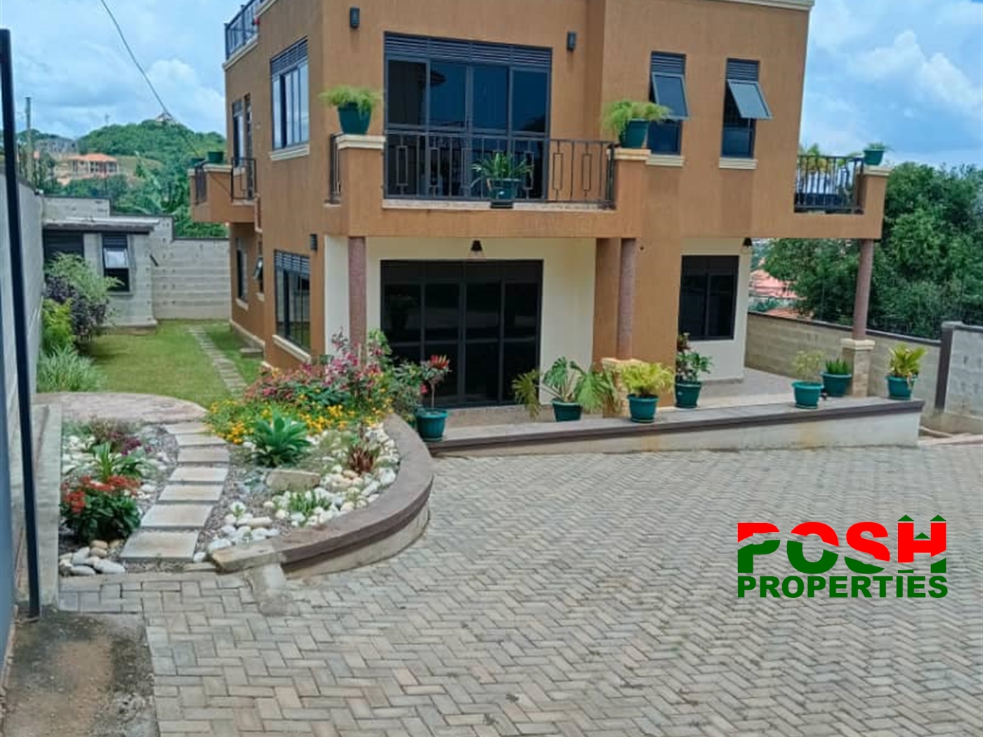 Mansion for sale in Bwebajja Wakiso