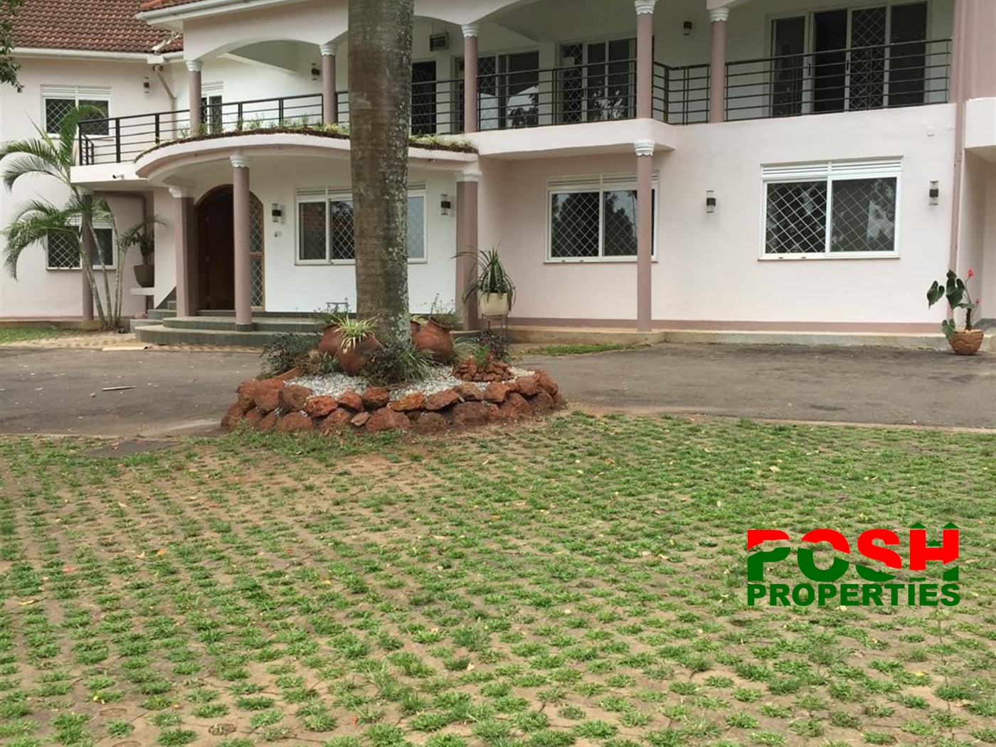 Storeyed house for rent in Kololo Kampala