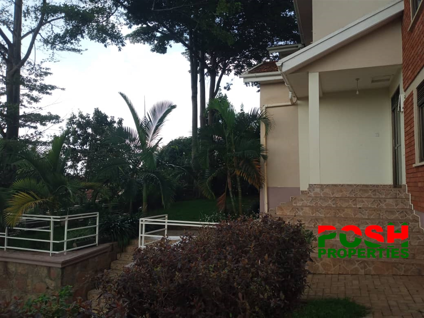 Storeyed house for rent in Kitende Wakiso