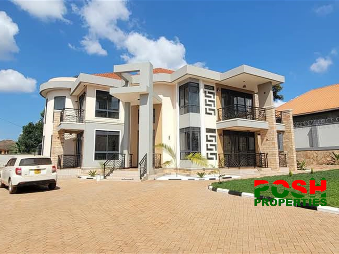 Mansion for sale in Kira Wakiso