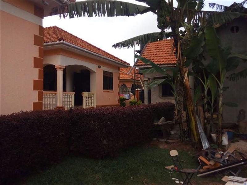 Bungalow for rent in Bwebajja Wakiso