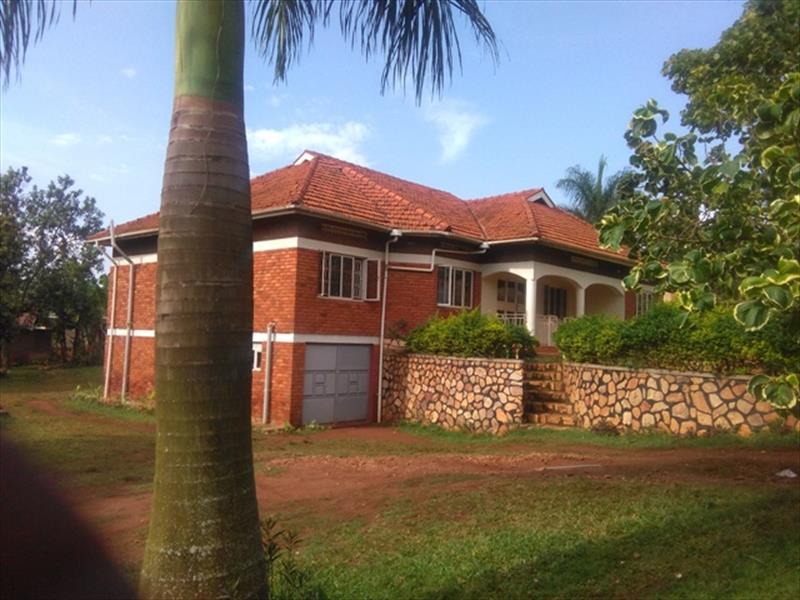 Bungalow for rent in Mengo Kampala