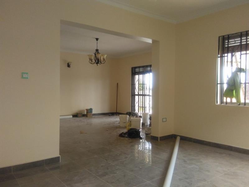 Bungalow for rent in Bwebajja Kampala