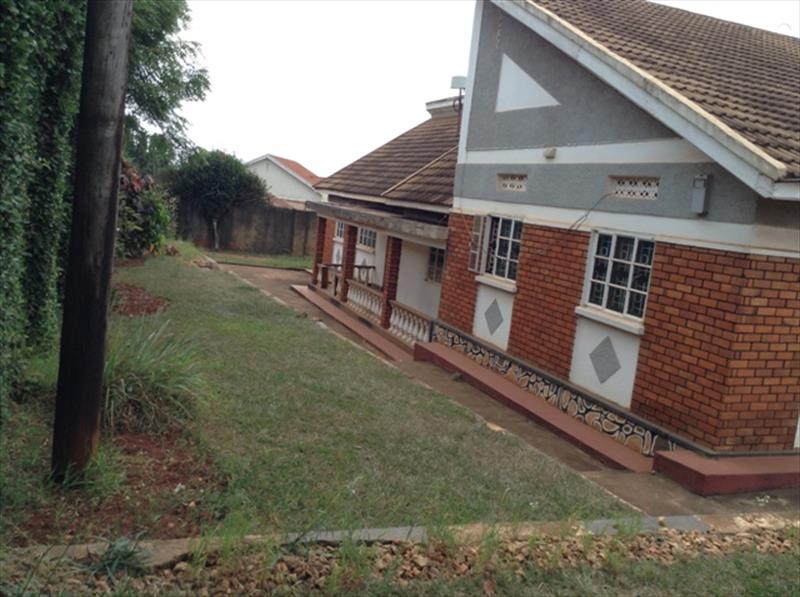 Bungalow for rent in Bukoto Kampala