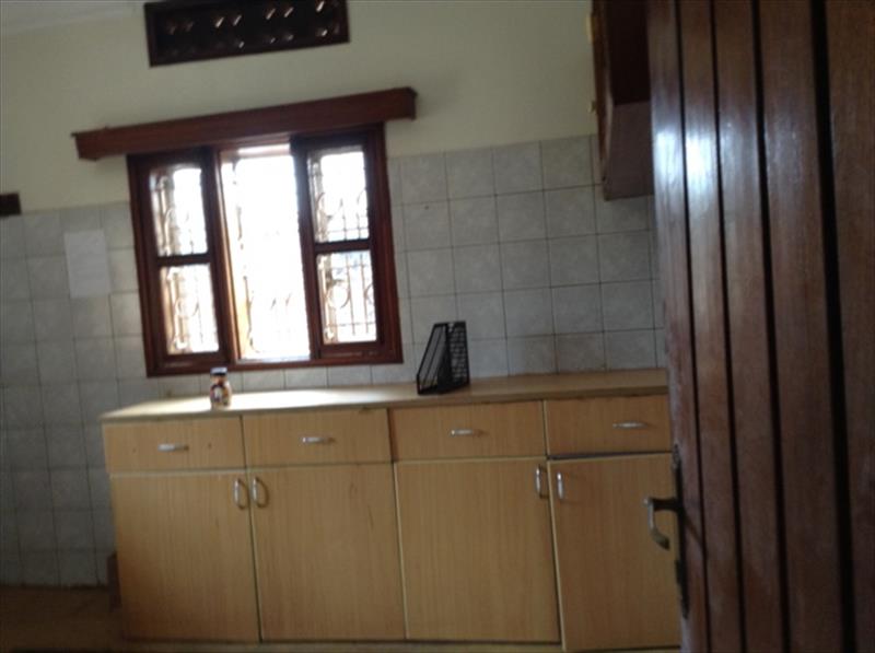 Bungalow for rent in Bukoto Kampala