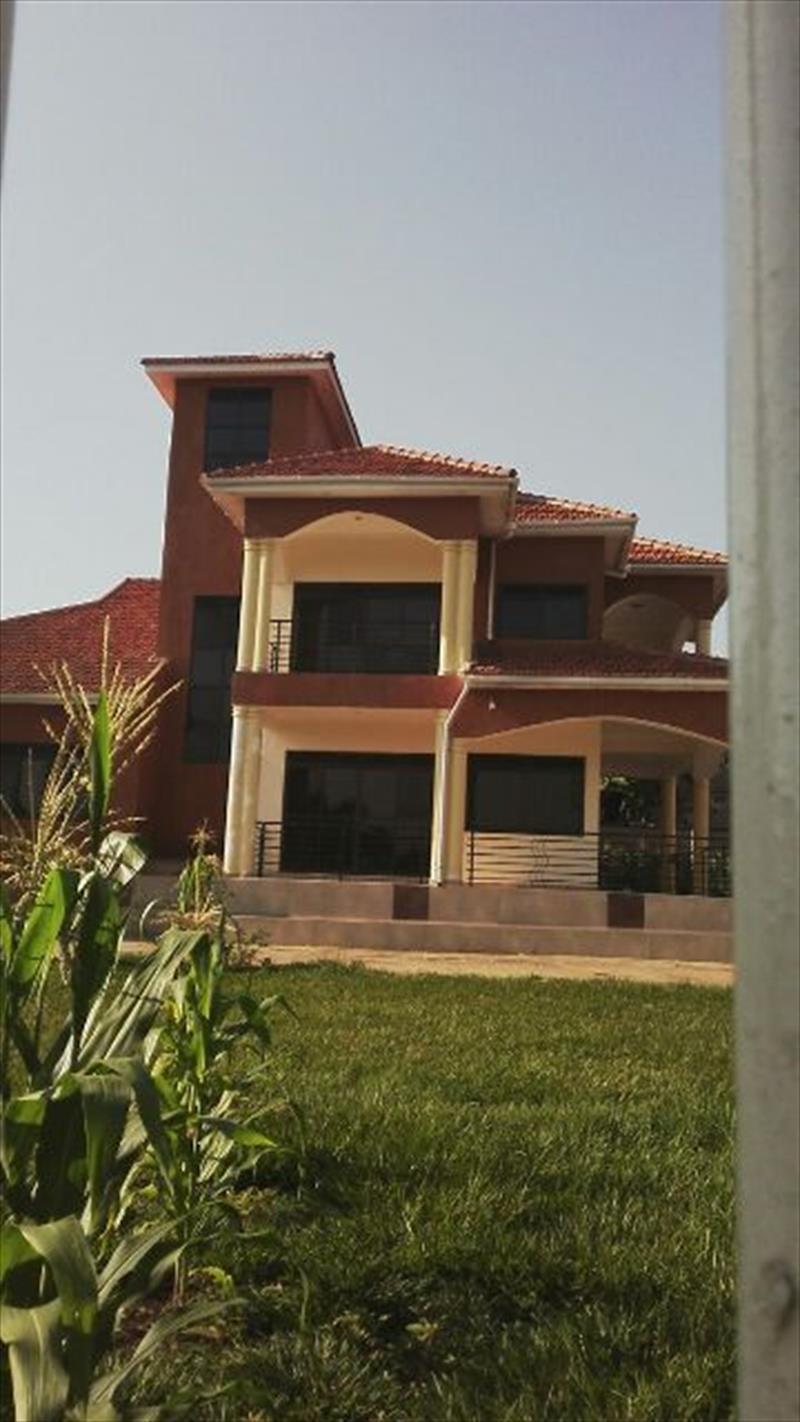 Mansion for rent in Luzira Kampala