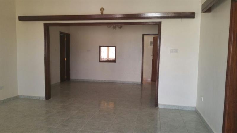 Bungalow for rent in Mutungo Kampala