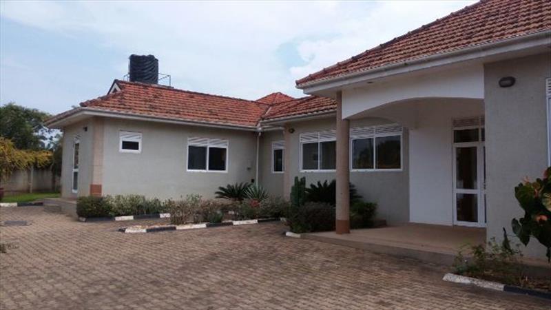 Bungalow for rent in Luzira Kampala