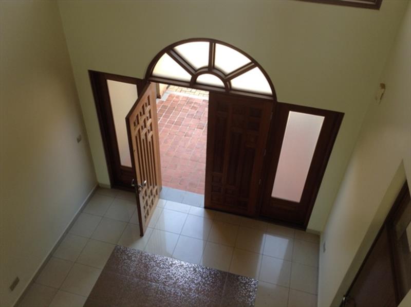 Town House for rent in Lugogo Kampala