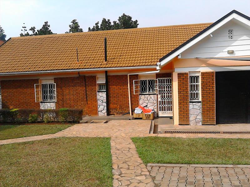 Bungalow for rent in Naguru Kampala