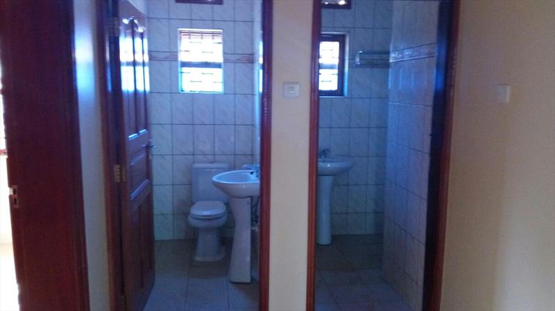 Apartment for rent in Mutungo Kampala