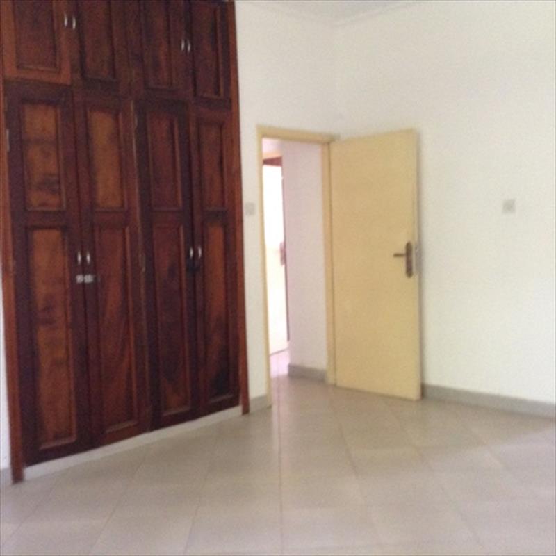 Bungalow for rent in Kansanga Kampala