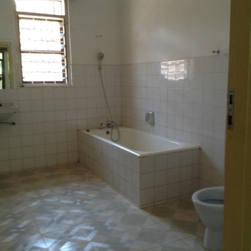 Bungalow for rent in Kansanga Kampala