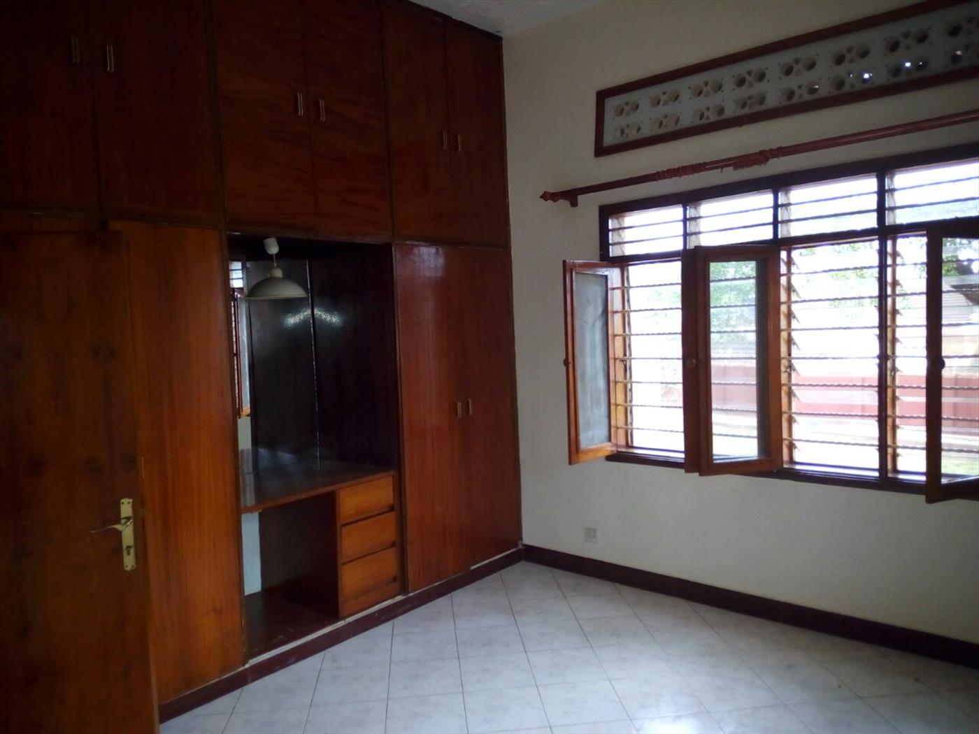 Bungalow for rent in Mutungo Wakiso