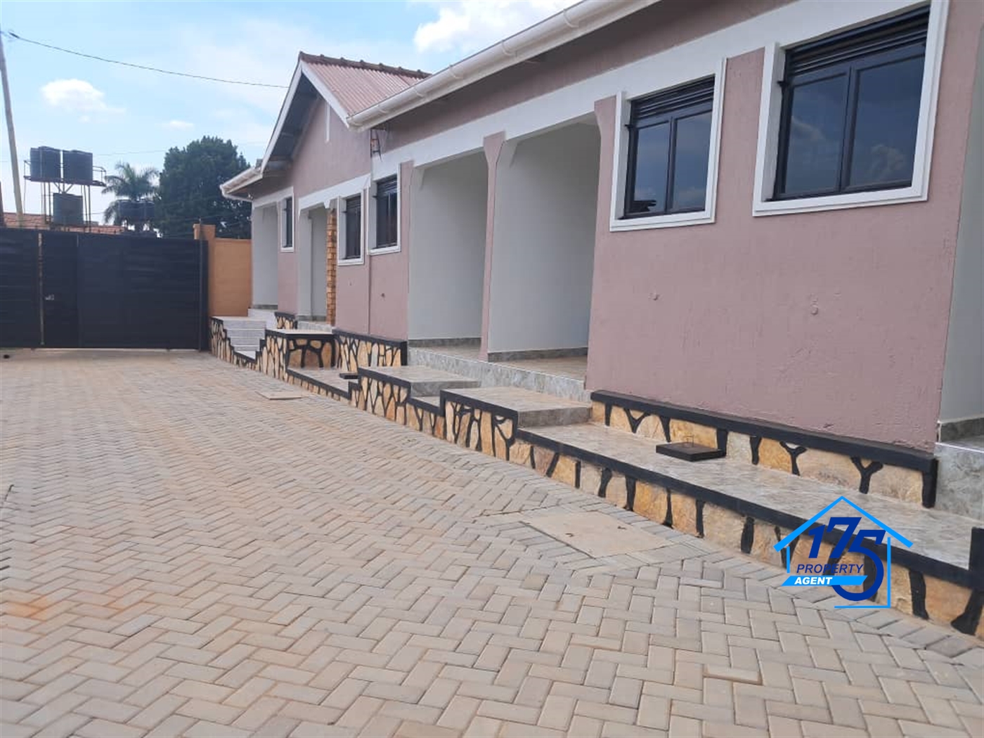 Semi Detached for rent in Kyebando Kampala