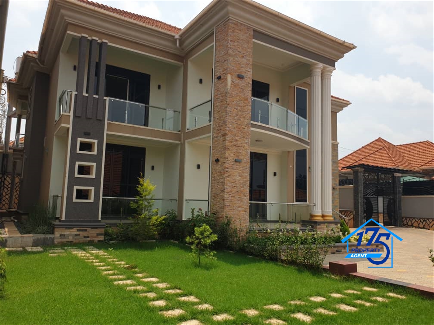 Duplex for sale in Kira Wakiso