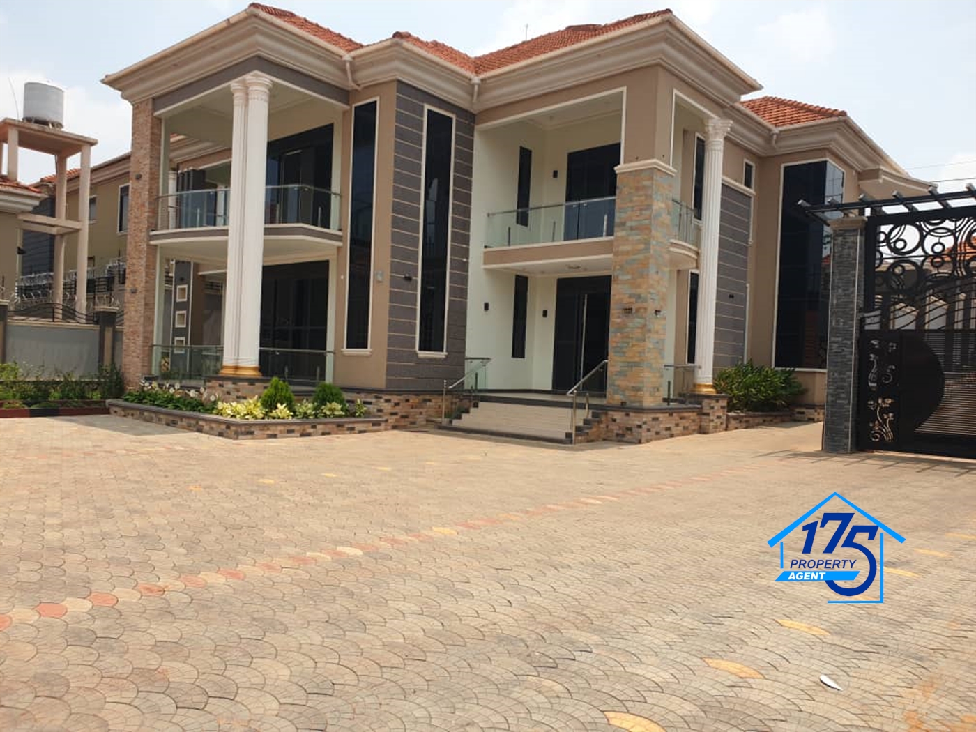 Duplex for sale in Kira Wakiso