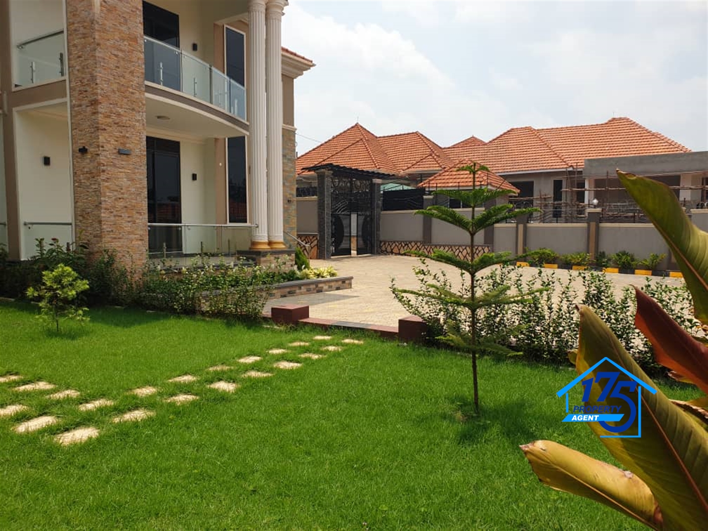 Duplex for sale in Kira Wakiso