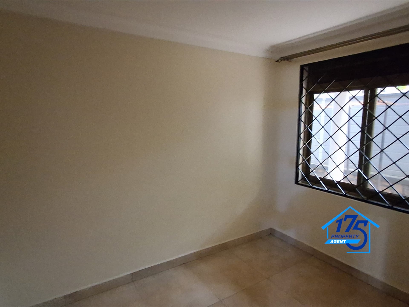 Duplex for rent in Buwaate Wakiso