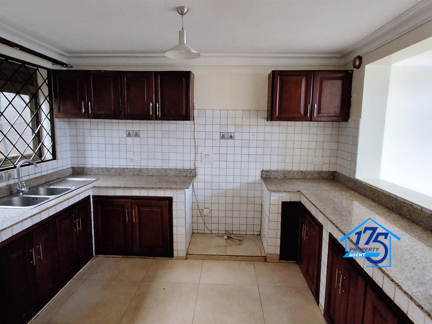 Duplex for rent in Buwaate Wakiso