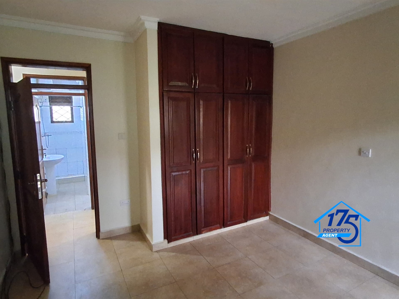 Duplex for rent in Buwaate Wakiso