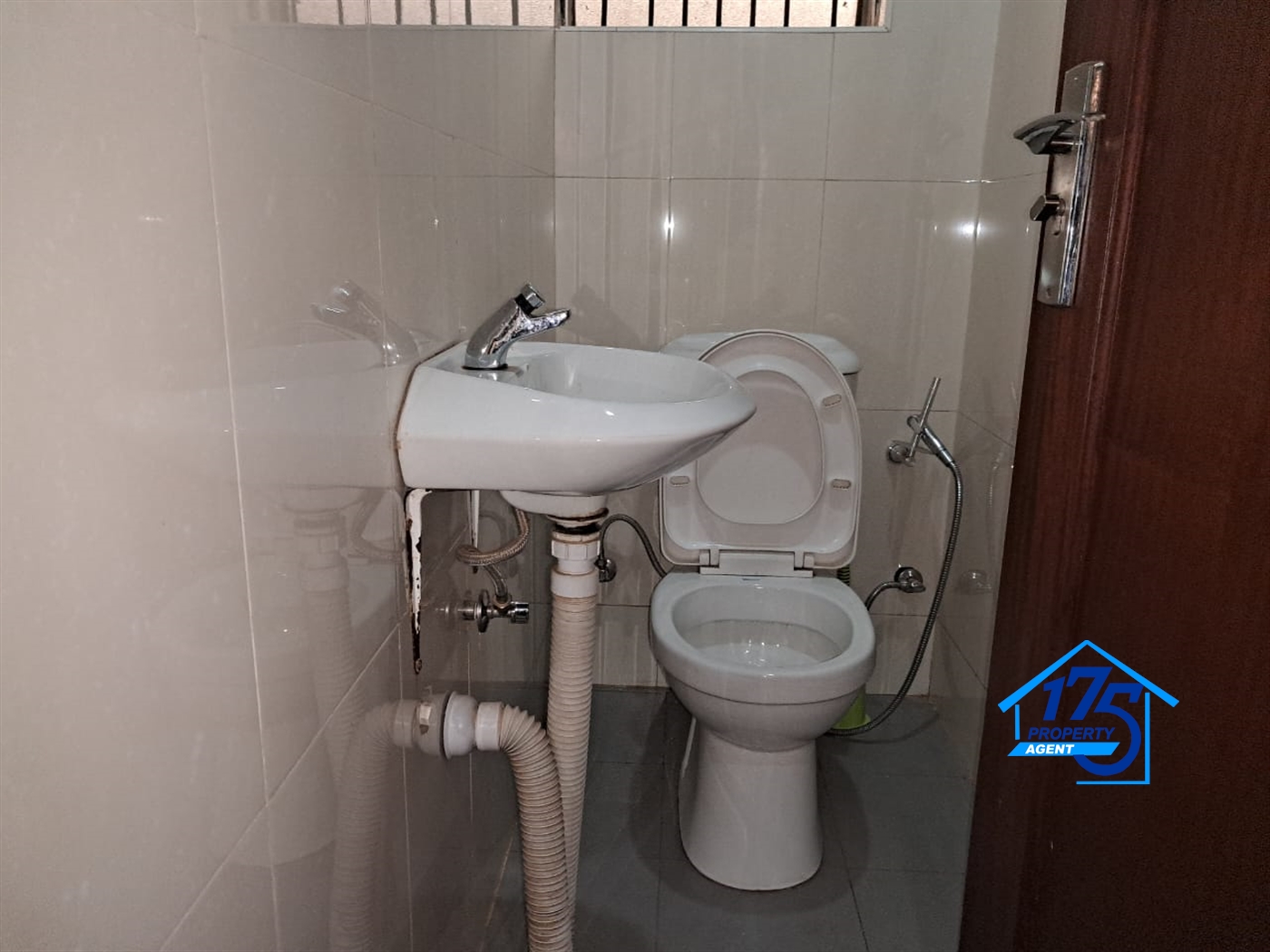 Duplex for rent in Kisaasi Kampala