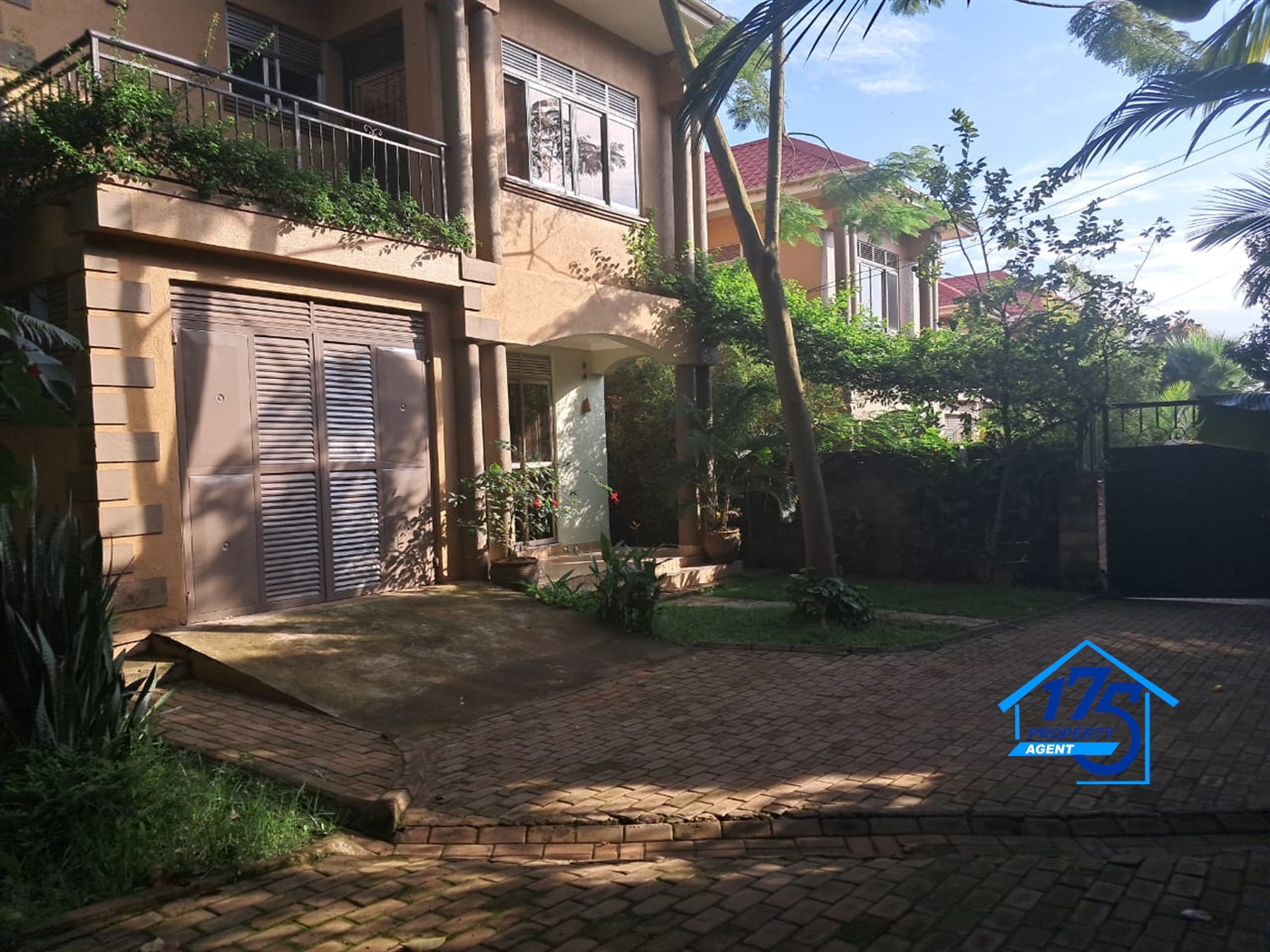 Duplex for rent in Kisaasi Kampala