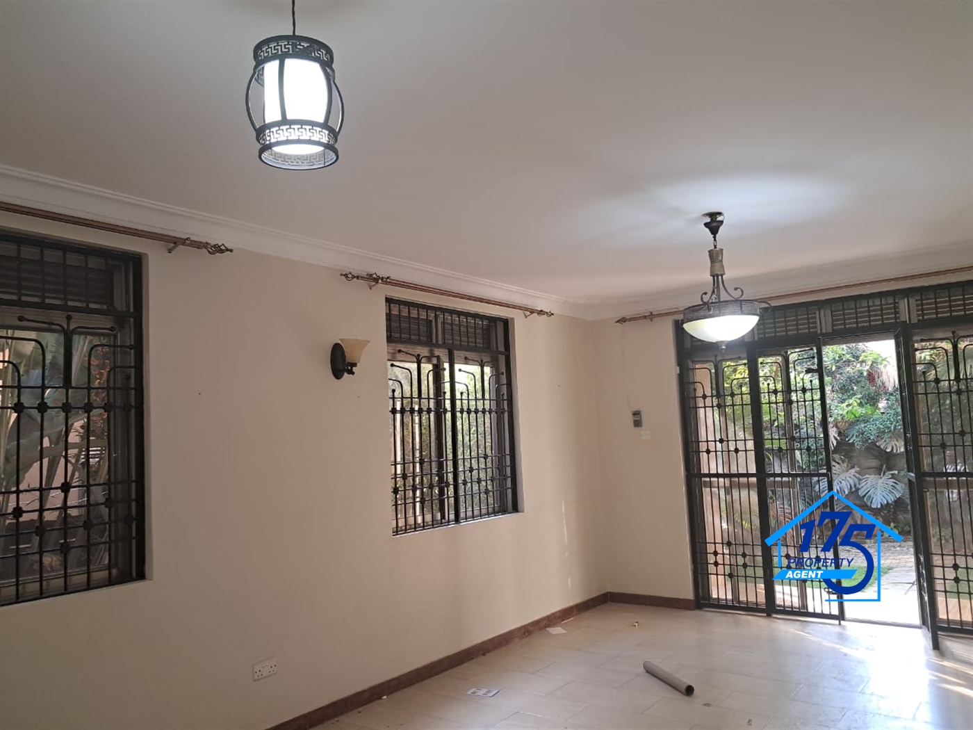 Duplex for rent in Kisaasi Kampala