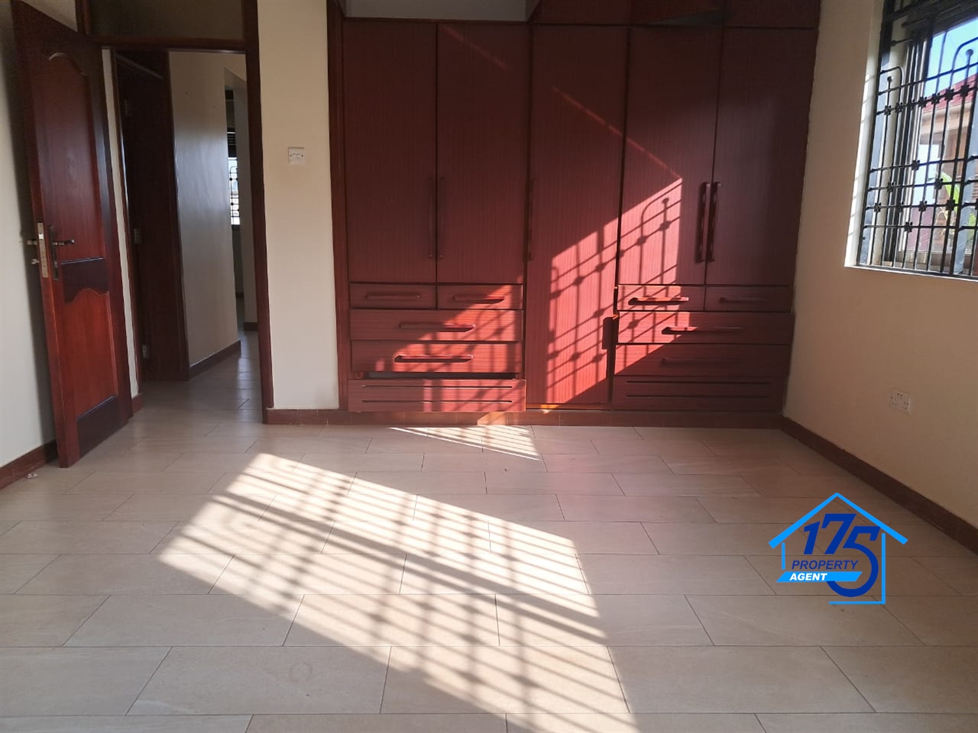 Duplex for rent in Kisaasi Kampala