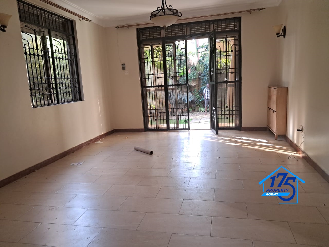 Duplex for rent in Kisaasi Kampala