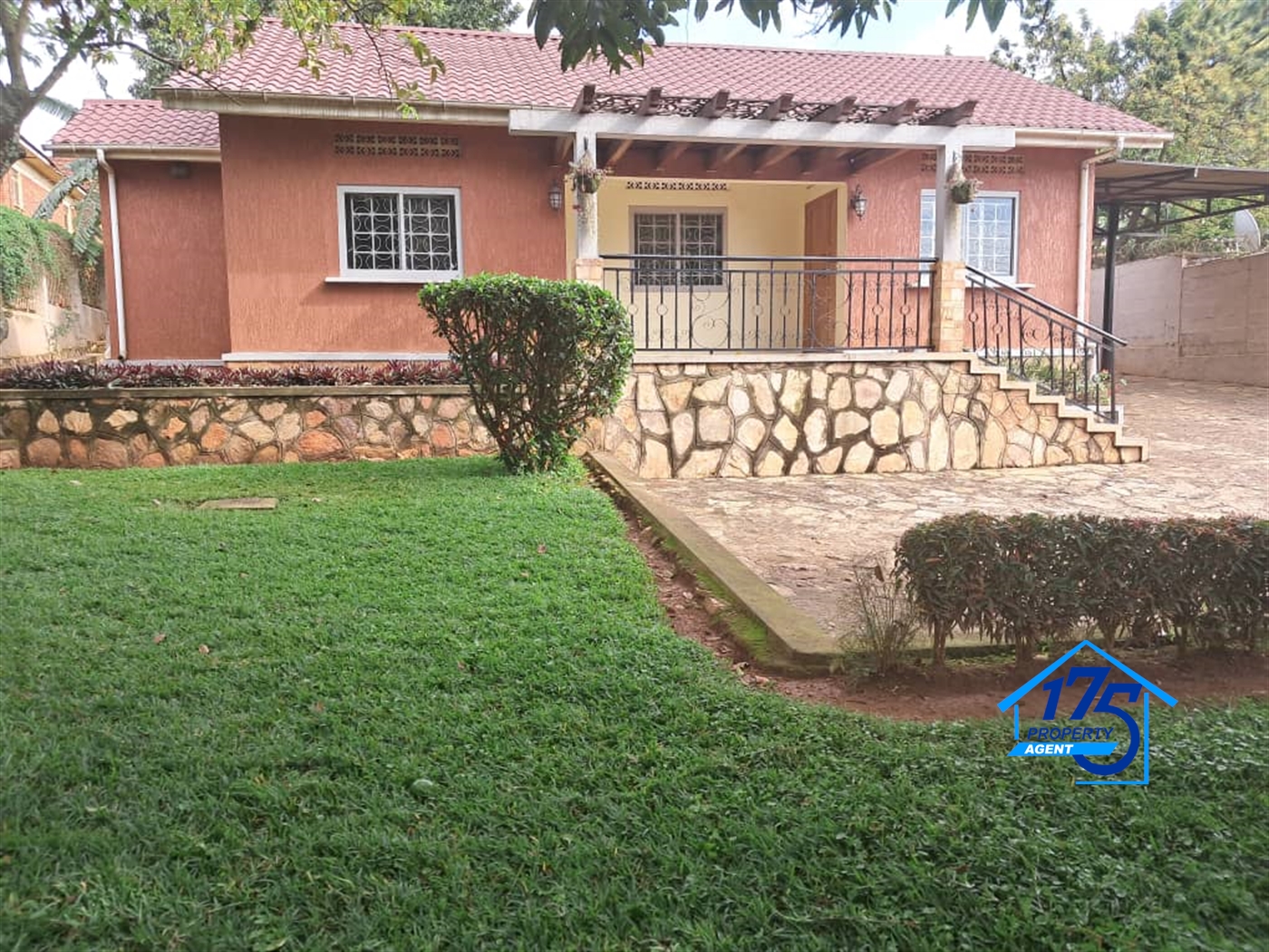 Bungalow for rent in Kisaasi Kampala