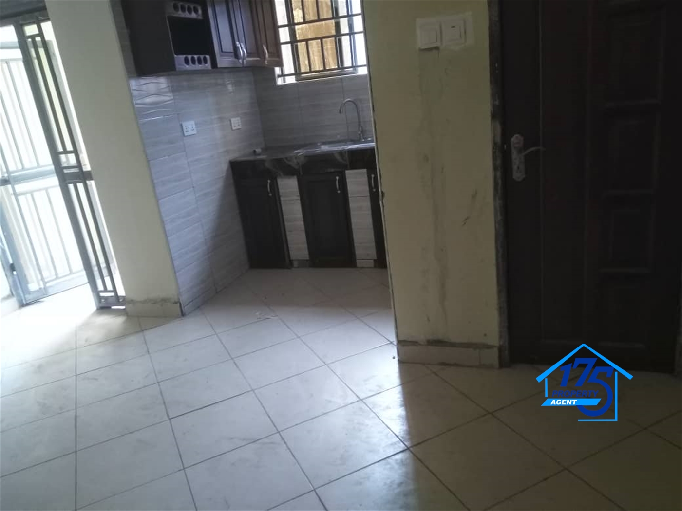 Studio for rent in Kyambogo Wakiso