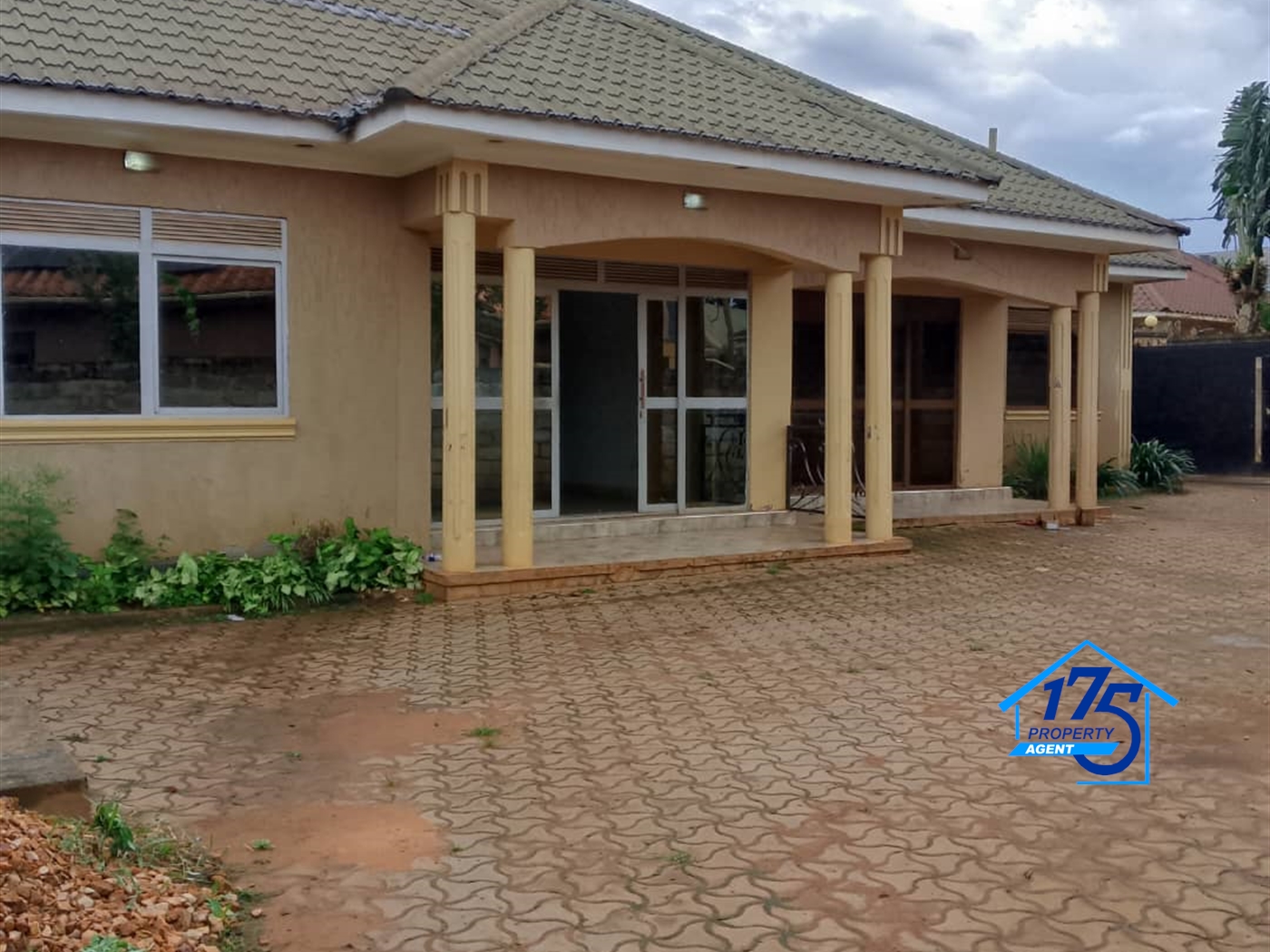 Bungalow for rent in Kyaliwajjala Wakiso