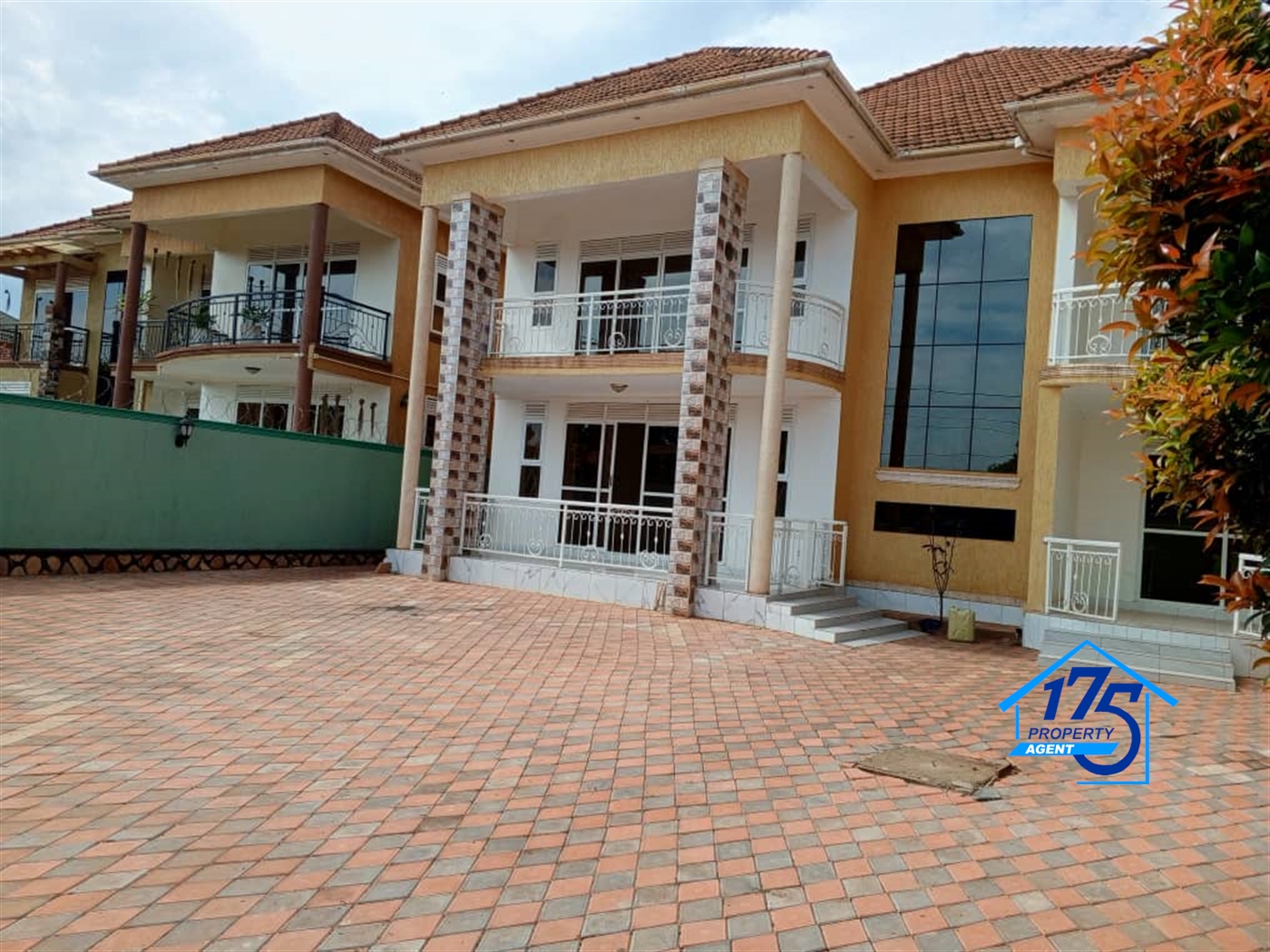 Duplex for sale in Kira Wakiso