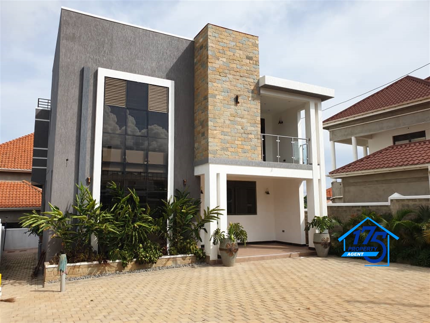 Duplex for sale in Entebbe Wakiso