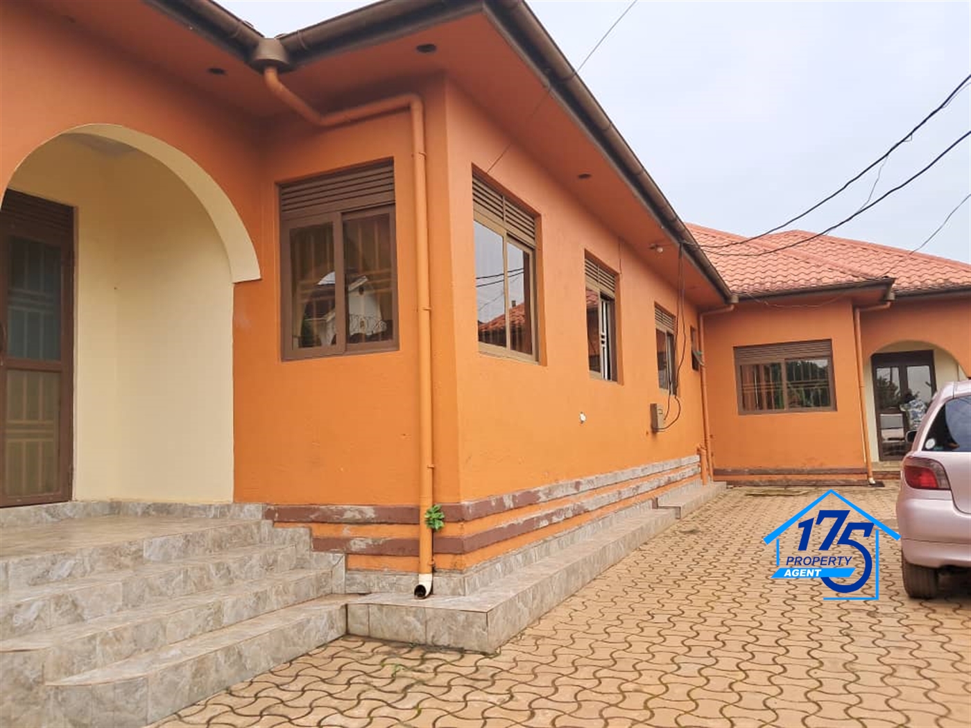 Semi Detached for rent in Kulambilo Wakiso