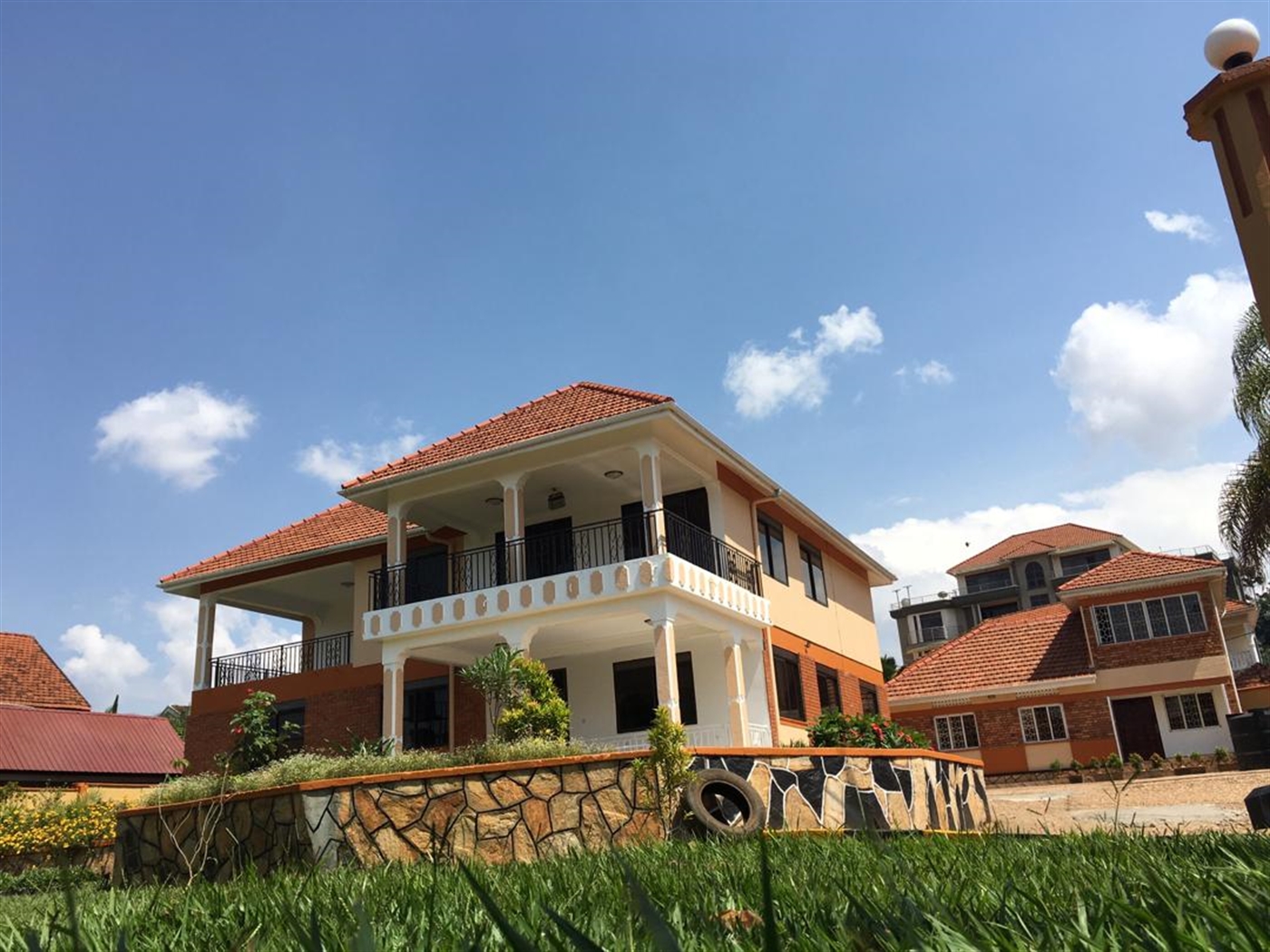 Mansion for rent in Muyenga Kampala