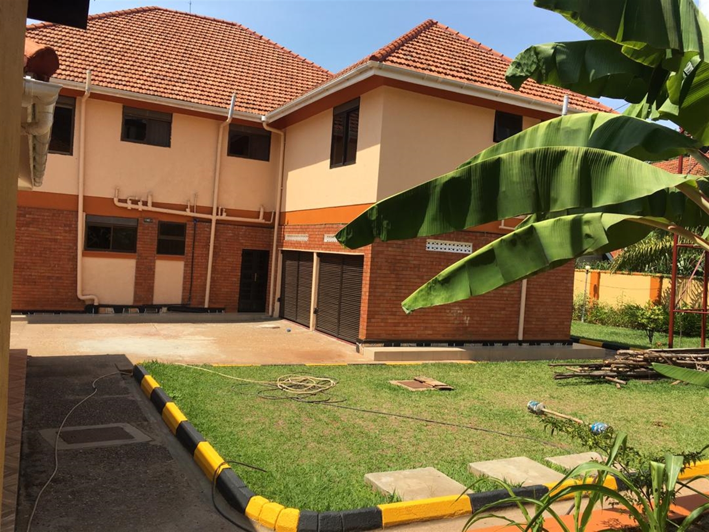 Mansion for rent in Muyenga Kampala