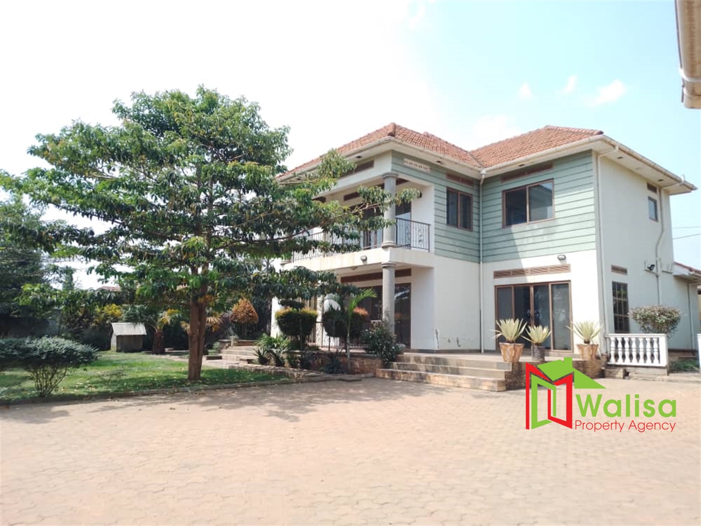 Storeyed house for sale in Bweyogerere Wakiso