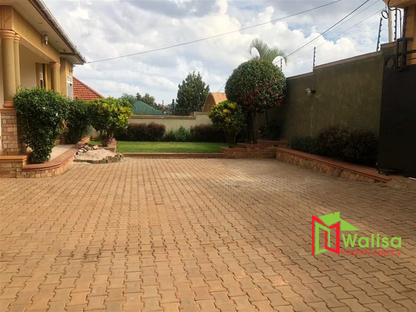 Bungalow for sale in Kira Wakiso